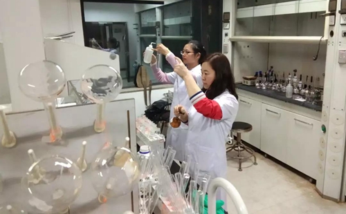 一圖一故事丨披星戴月，奔波在河道與實驗室之間的監測組